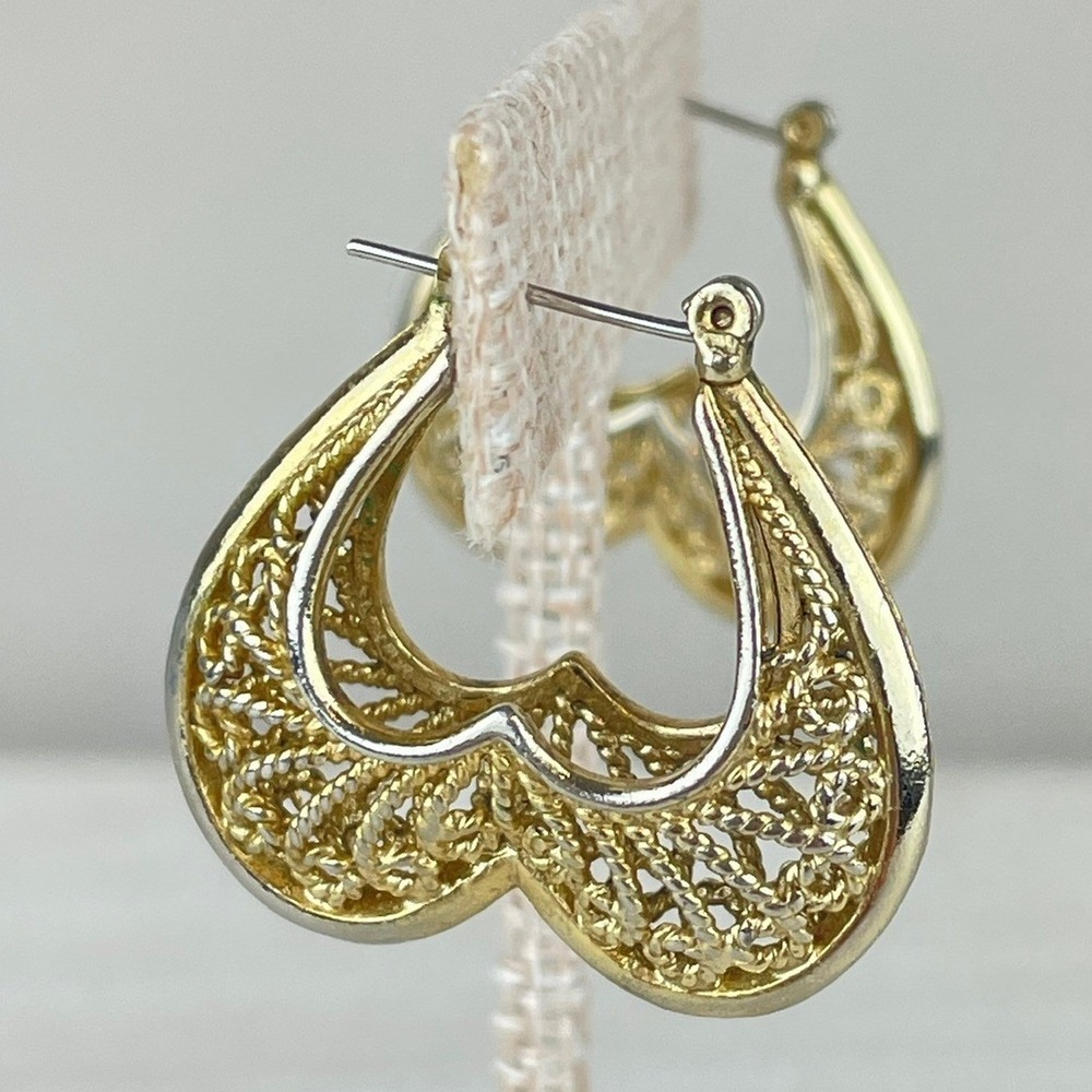 Vintage 80s Gold Plated Filigree Heart Earrings Hoop 1"x1" Hinge Romantic Boho